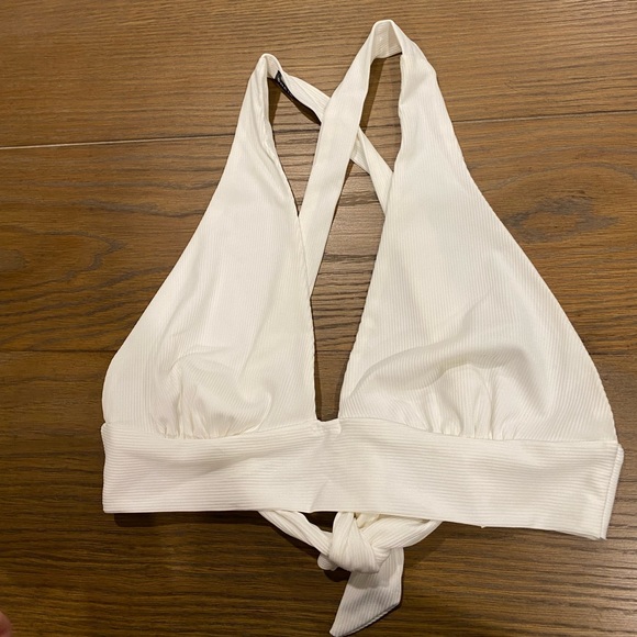 Crop top size medium barely worn - Picture 2 of 2